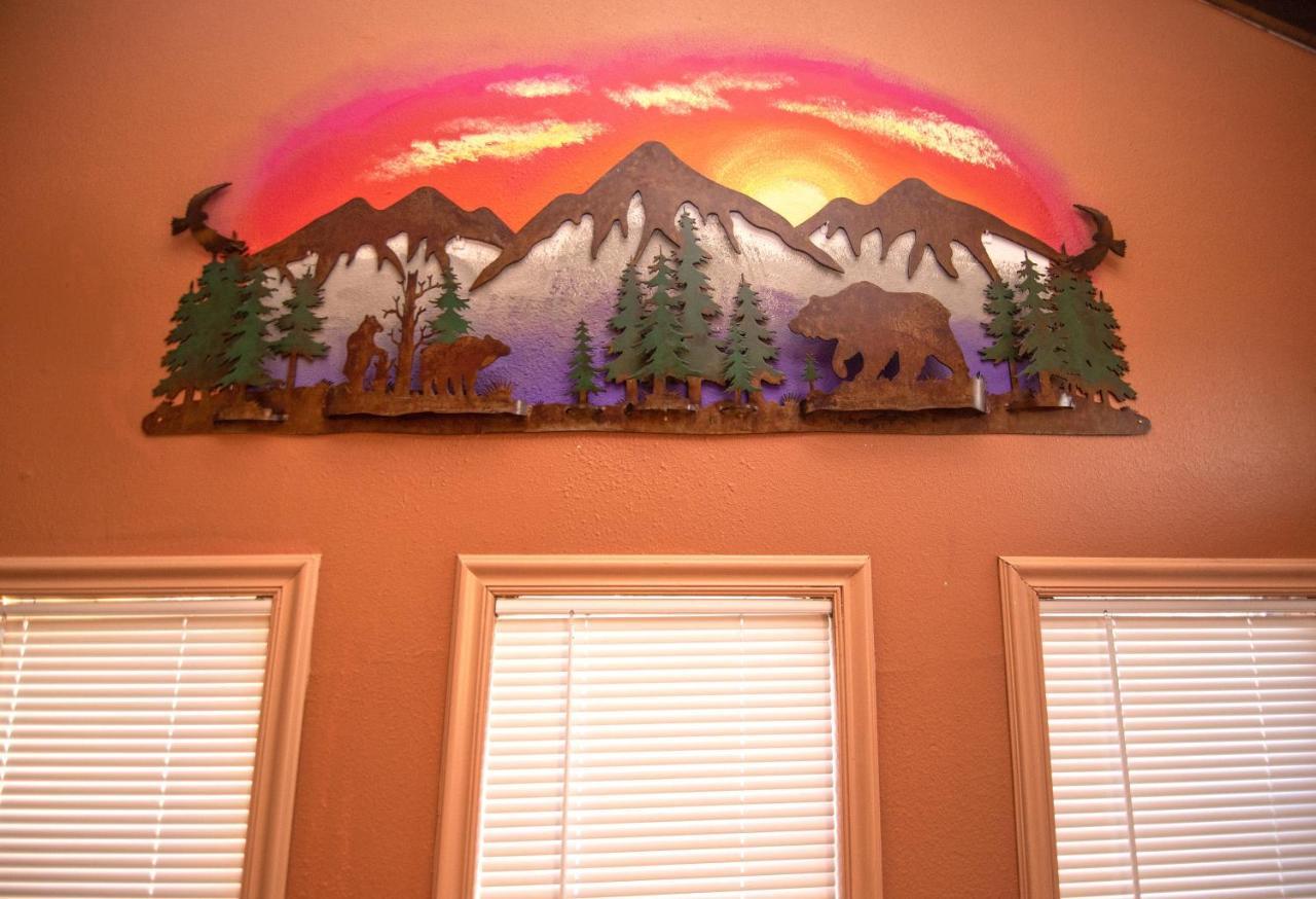 Huge Ruidoso Retreat With Game Room, Pool, 2 Balconies, 2 Kitchens - Sleeps 17! Luaran gambar