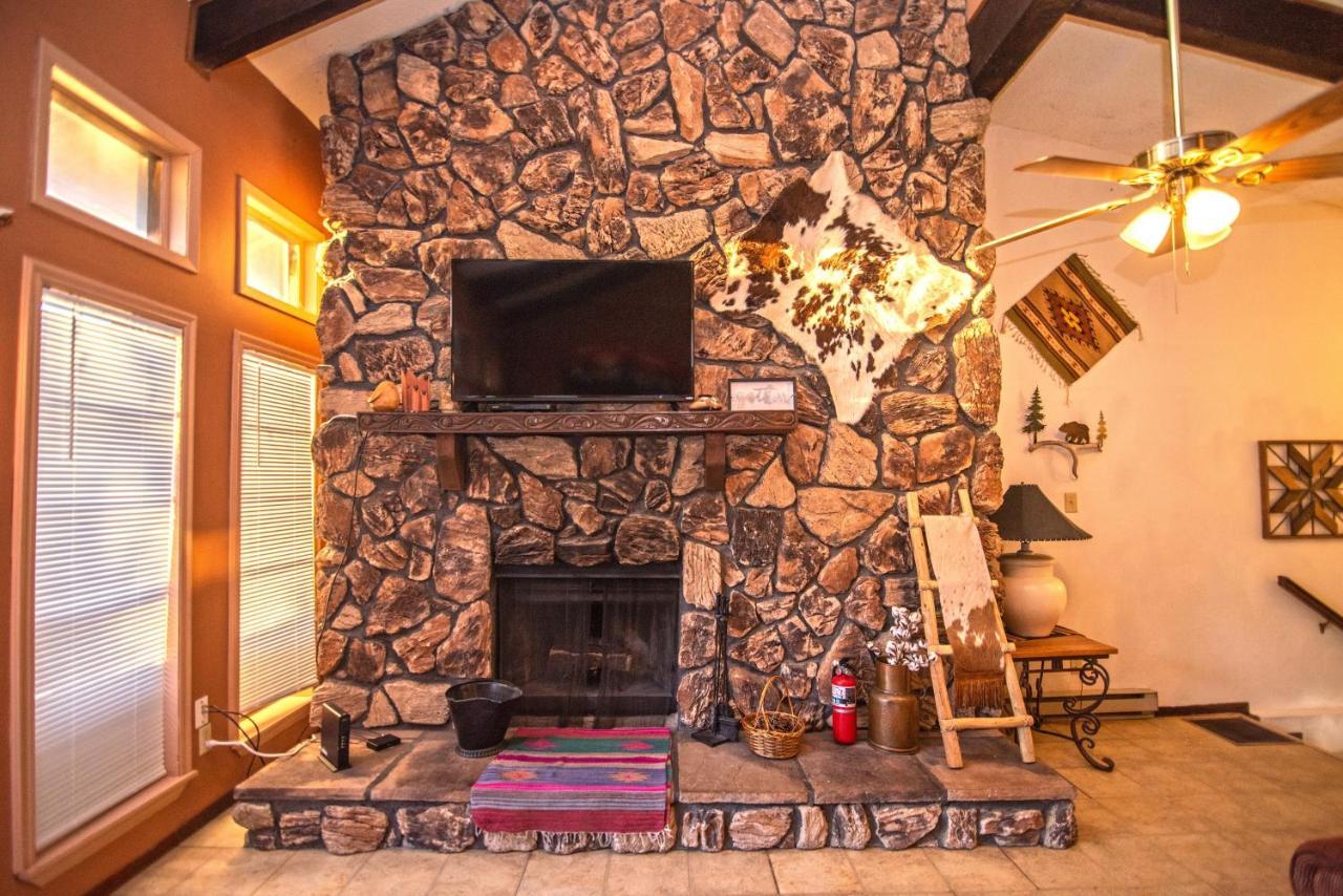 Huge Ruidoso Retreat With Game Room, Pool, 2 Balconies, 2 Kitchens - Sleeps 17! Luaran gambar