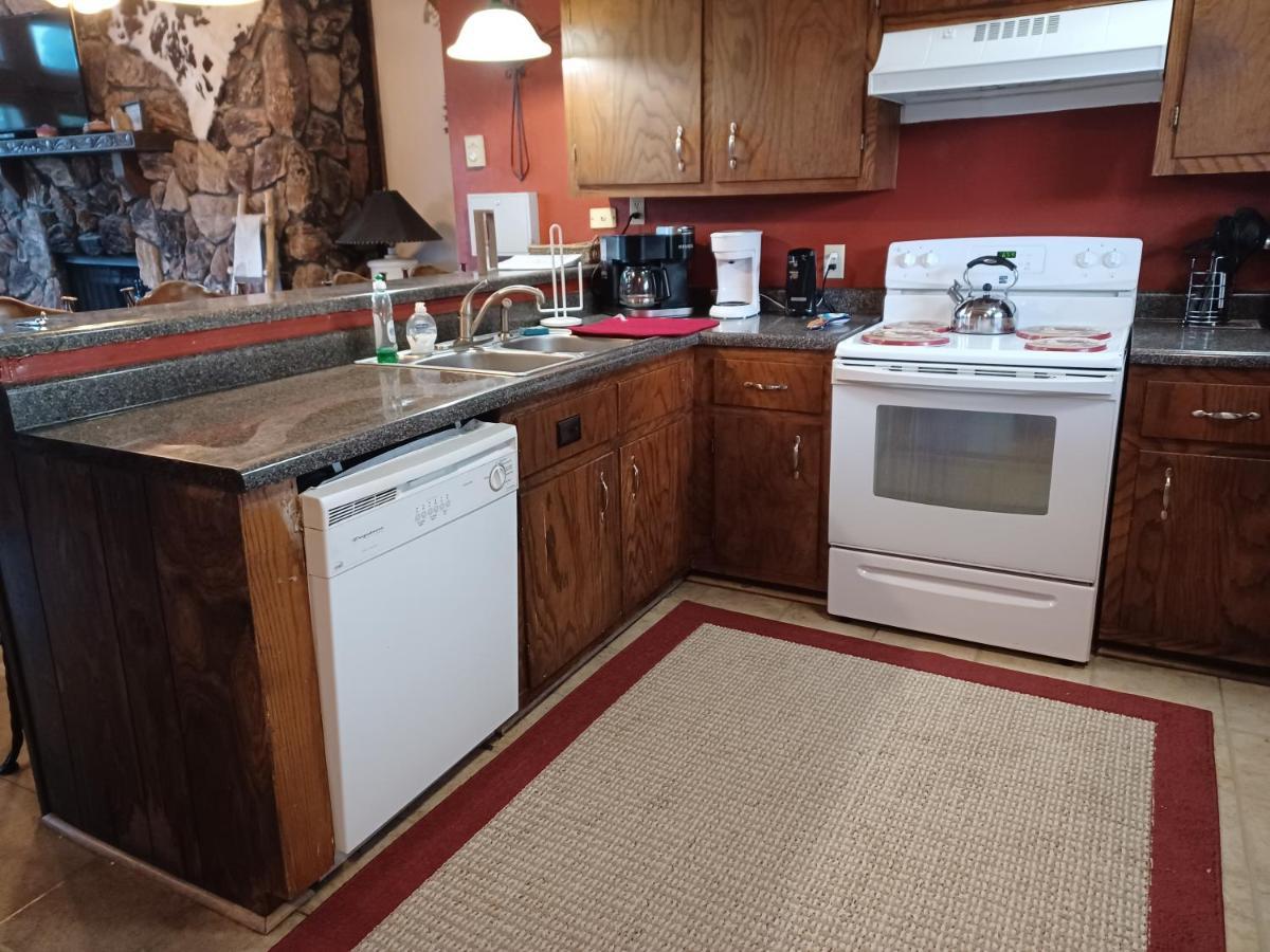 Huge Ruidoso Retreat With Game Room, Pool, 2 Balconies, 2 Kitchens - Sleeps 17! Luaran gambar